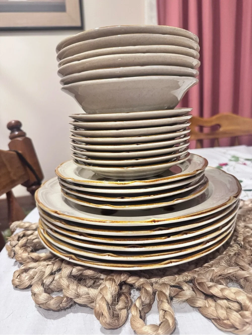 Vintage The Classics by Hearthside Floral Dinner Set in Cream and Brown